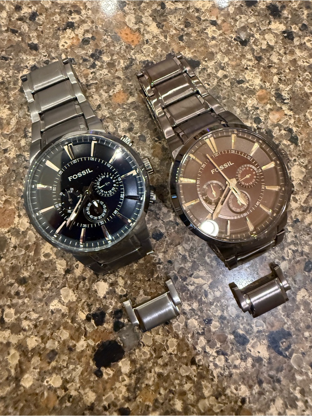Fossil Men's chronograph watch, gunmetal/navy. EUC - Picture 5 of 5